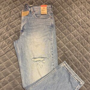 NWT 550 Levi’s Men's Distressed Denim Relaxed Jeans